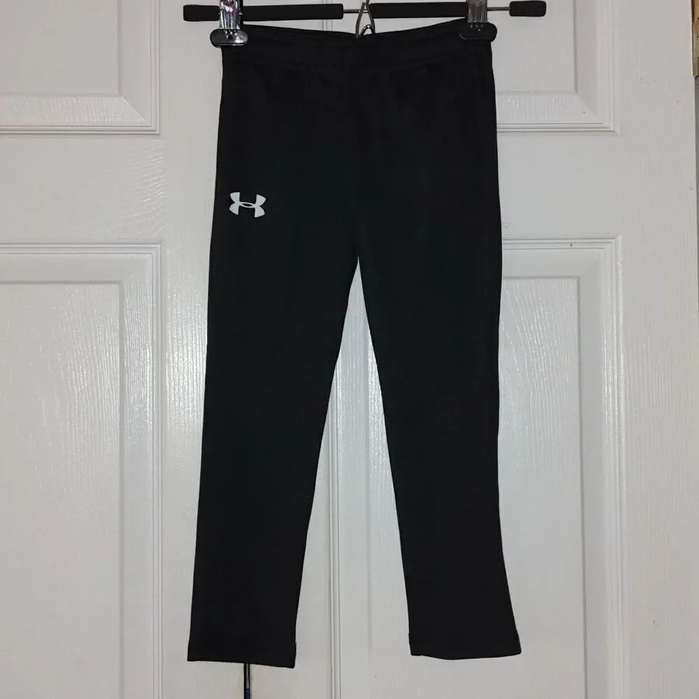 Under Armour wordmark black track comfy pull on pants  Sz 4  Side logo  NWOT